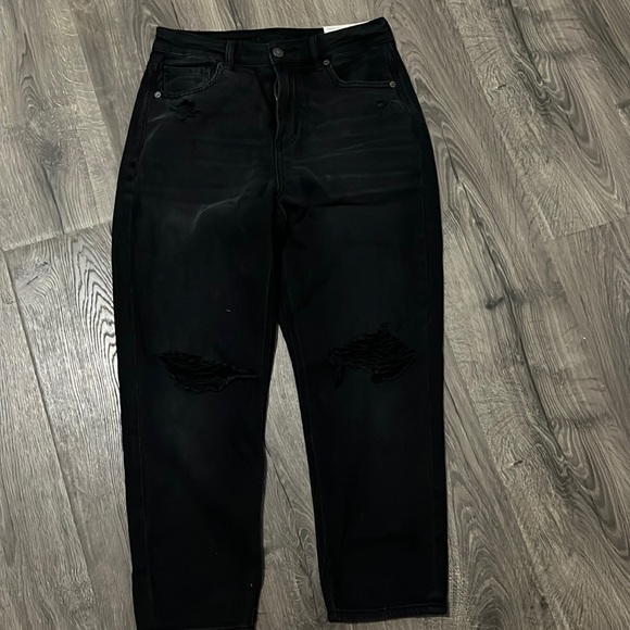 American Eagle Outfitters Denim - American Eagle mom jeans